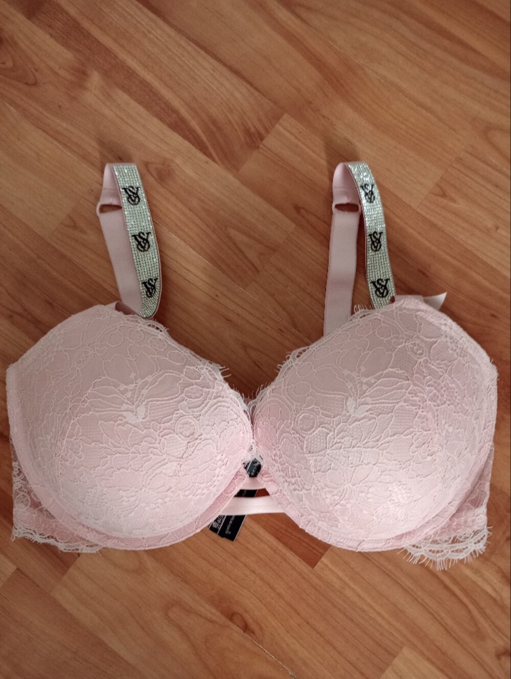 New Victoria's Secret Very Sexy Lace Push-Up Bra with Embellished Straps